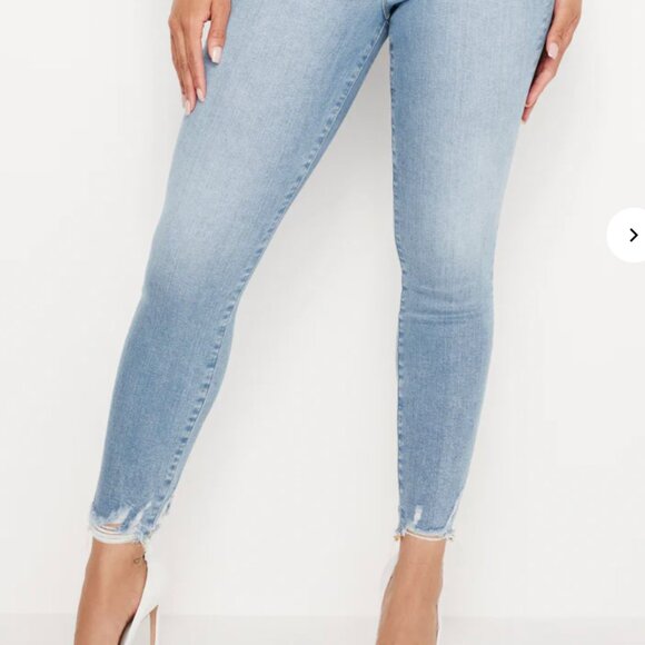 NWOT Good American Good Legs Crop w/ Distressed Ankles - Picture 1 of 5